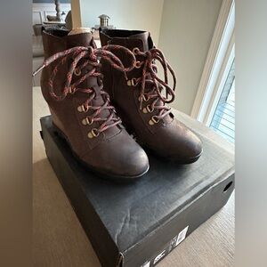 Sorel Joan uptown lace blackened Brown Lace-Up Boots 8.5
